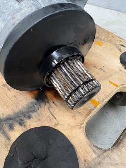 Rozvodovka / Uhlová náprava Vw T5.1 lift T6 Manuál 6Ry - 6