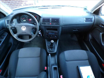 Volkswagen Golf 1,6 i KLIMA,TAŽNÉ ZAŘ. - 6