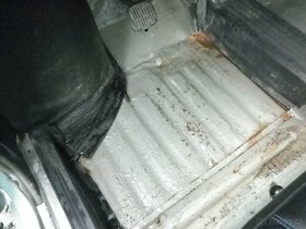 S100 bez TPaSPZ na renovaci jezdí brzdí svítí nově sedačky - 6