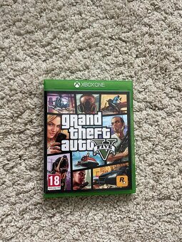 Xbox One S + hra Gta V - 6