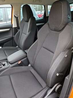 Roční Škoda Karoq 1.5 TSi Orange 8./24 - 6