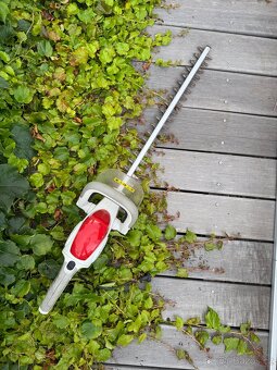 Elektrické nůžky na živý plot 500W HS 1516D FlexoTrim - 6