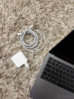 Apple Macbook Air 13" 2020, M1 8-core 8GB/256GB - 6