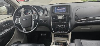 Chrysler town and country - 6
