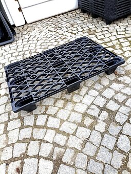Stohovatelné plastové palety 120x80cm - 6