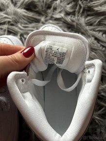 Nike Air Jordan 29,5 bílé kožené kotníkové. - 6
