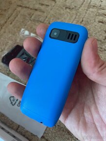 Tlačítkový telefon s fotoaparátem - nový - 6
