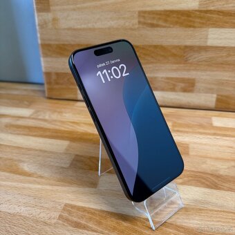 iPhone 15 Pro 256GB, černý, eSIM (rok záruka) - 6
