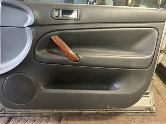 VW Passat B5.5 - pravé přední dveře - 6