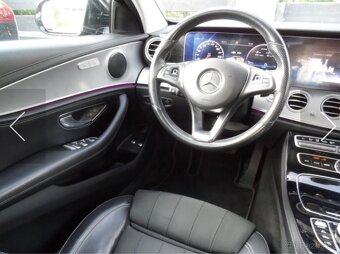 Mercedes-Benz E 200 4 Matic - 6