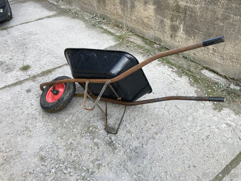 Stavební kolečko ruční starší za 600 kč - 6