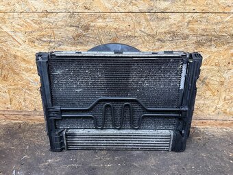 CHLADIČOVÁ STĚNA BMW E91 320D - 6