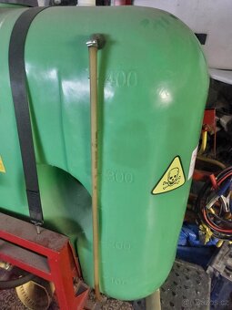 Nesený postřikovač KWAS 400l - 6
