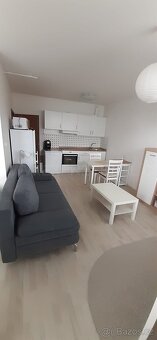 Pronájem bytu 1+kk s gar.stáním, 46 m² Praha- nám. Junkových - 6