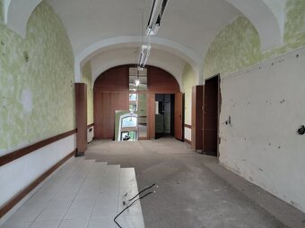 Pronájem obchodu 41 m2 na Resselově náměstí v Chrudimi - 6