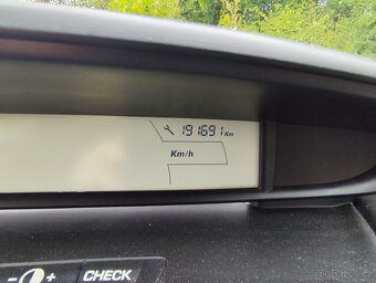 Citroen C4 1.4i 16V - 6