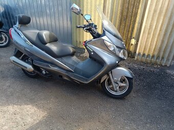 Suzuki Burgman 400 - 6