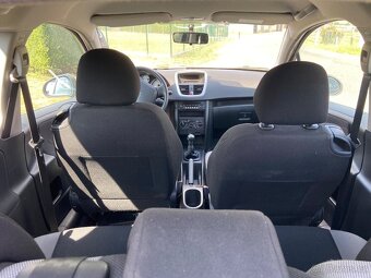 Peugeot 207 - 6