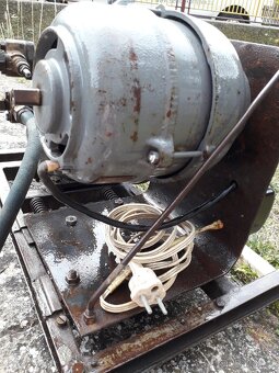 Kompresor funkcni dvouvalec pekny stav - 6