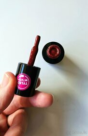 2 hybridní červené laky na nehty od NeoNail - 6