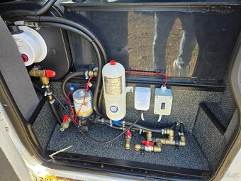 Prodám speciál MB Sprinter 519 CDI, 4x4 - částečně pancéřova - 6