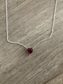 Krátký náhrdelník s přívěskem Třpytivá aureola srdce - 6