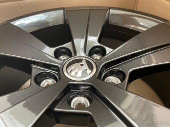 NOVÉ ALU TRITON BLACK ŠKODA SUPERB 3 6,5x17 ET41 - 6