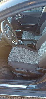 Kia XCeed CD 1,5 - 6