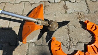 Prodám Křovinořez Stihl FS 235 1 rok starý v záruce - 6