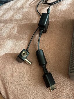 PlayStation 1 FAT + 3 originál hry a 6 dalších - 6