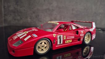 Ferrari F40 3x varianta 1:18 Bburago + dárek 1:43 - 6