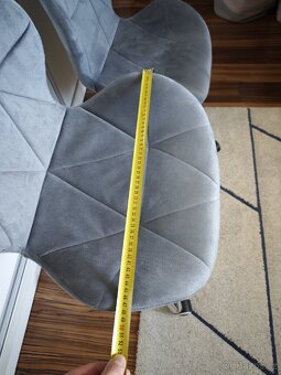 Prodám 2 stejně dětské židle. - 6