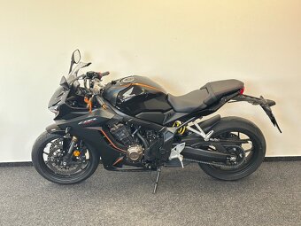 Honda CBR 650R - 6