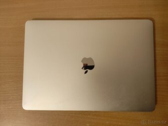 MacBook Pro 2017 | i5 • 8GB • 256GB SSD - 6