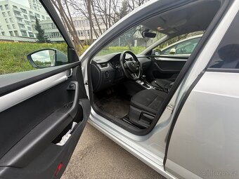 Škoda Octavia 2019, Automatic - 6