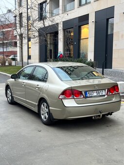 Honda Civic 8 1.8i Sedan 88tis.km jako nové - 6