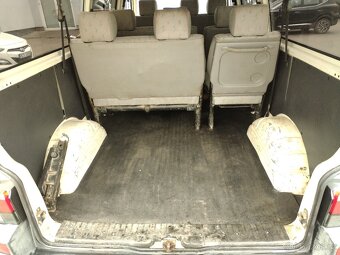 VW TRANSPORTER T4 2,5TDi 75KW 9míst - 6