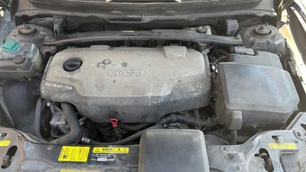 Volvo xc90 2.4D D5 136kw rok 2005 7míst - 6