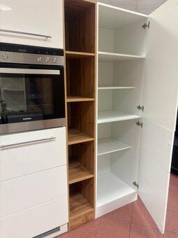 Zánovní kuchyňská linka včetně všech spotřebičů - 6