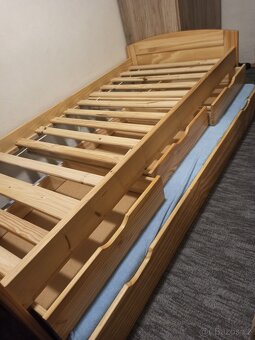 Postel z masivu s výsuvným lůžkem a úložným prostorem - 6