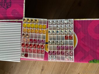 Koralky a material na tvorbu sperkov. - 6