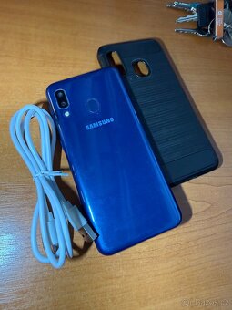Samsung GALAXY a20e 3/32GB - 6