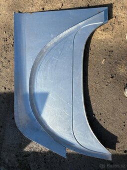 Lemy zadního blatníku a podběhu Tatra 603 - 6