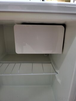 malá lednička A+ - 6