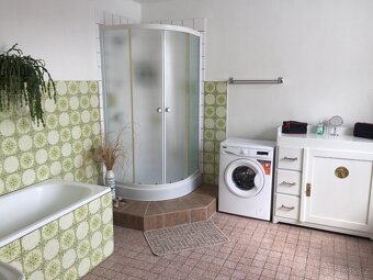 Rodinný dům se zahradou v klidné části města Nový Bydžov - 6