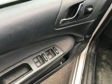 Skoda Octavia 1 1,6 75kW AVU 2002 - dily z vozu - 6