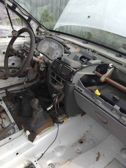 Thália Renault 1.2 16V vrak,zdarma - 6