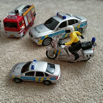 Autíčka - sanita, policie, hasiči - 6