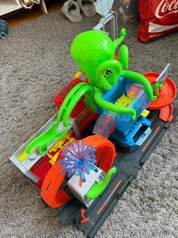 Hot wheels chobotnice myčka - 6