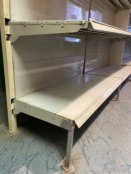 Kovové regály vybavení prodejny - 6